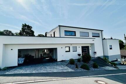 Luxuriöses Einfamilienhaus mit Sauna, Außenpool und Smart Home Technologie 6 zimmer