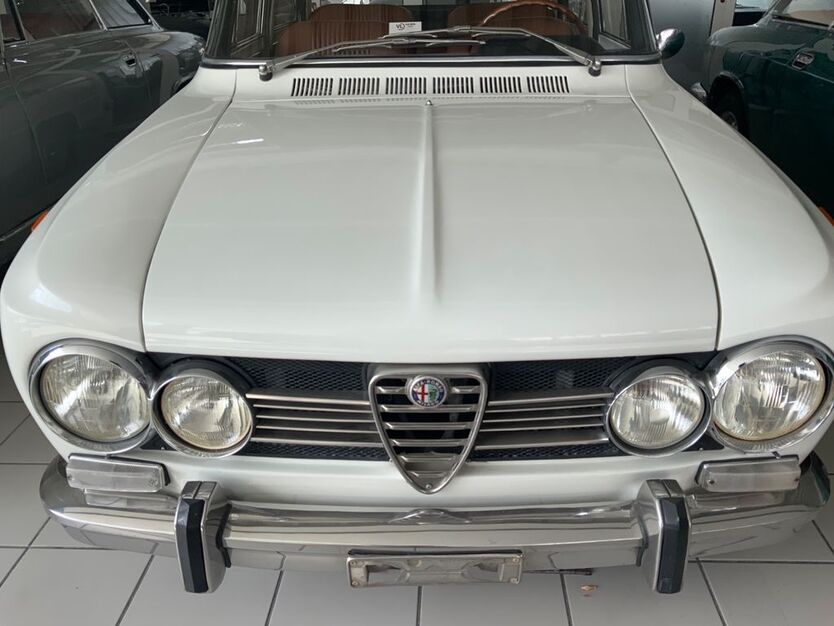 Alfa Romeo Giulia 75.396 km 24.900 € Düsseldorf 40591
