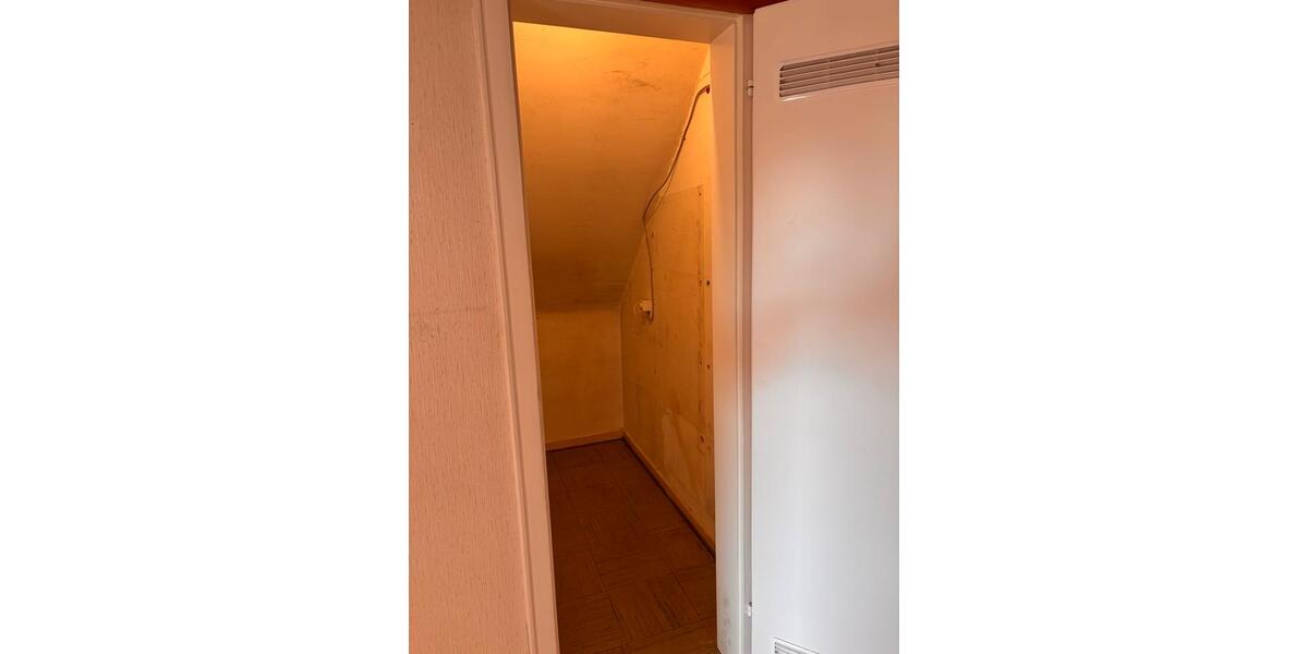 Dachgeschoßwohnung Erkrath - 3 Zimmer, 85 m&sup2;, 890&euro; | Angebot:26329360