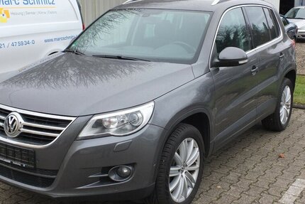 VW Tiguan TEAM orig.ATM ca 52 tkm XENON AHK PARKPILOT 112.432 km 10.908 € Köln 50858