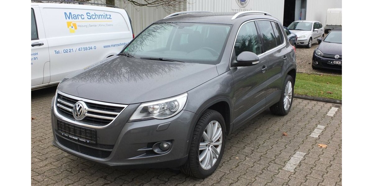 VW Tiguan TEAM orig.ATM ca 52 tkm XENON AHK PARKPILOT 112.432 km 10.908 € Köln 50858