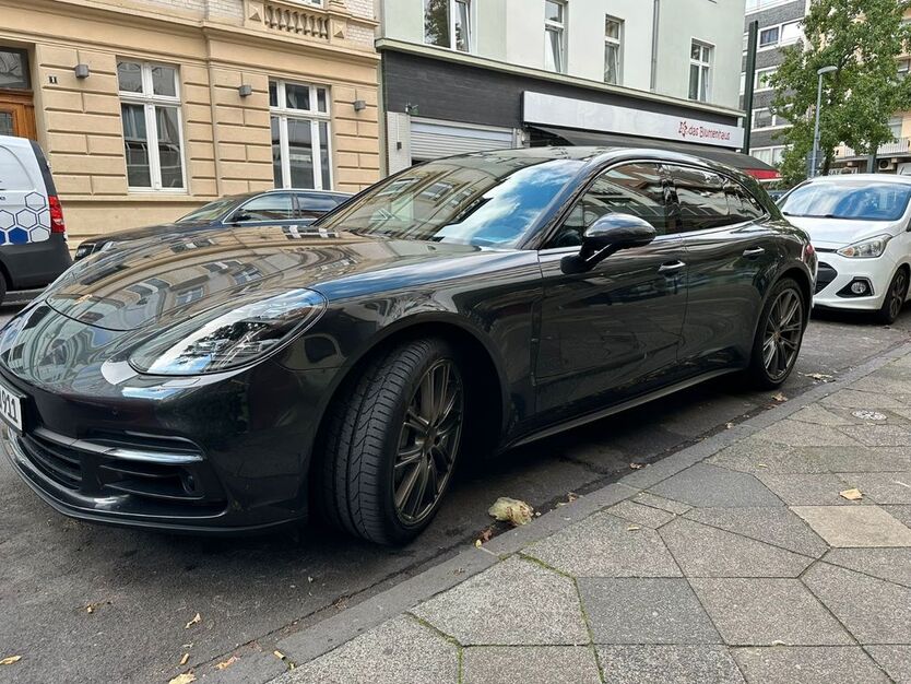 Porsche Panamera 105.000 km 64.500 € Düsseldorf 40474