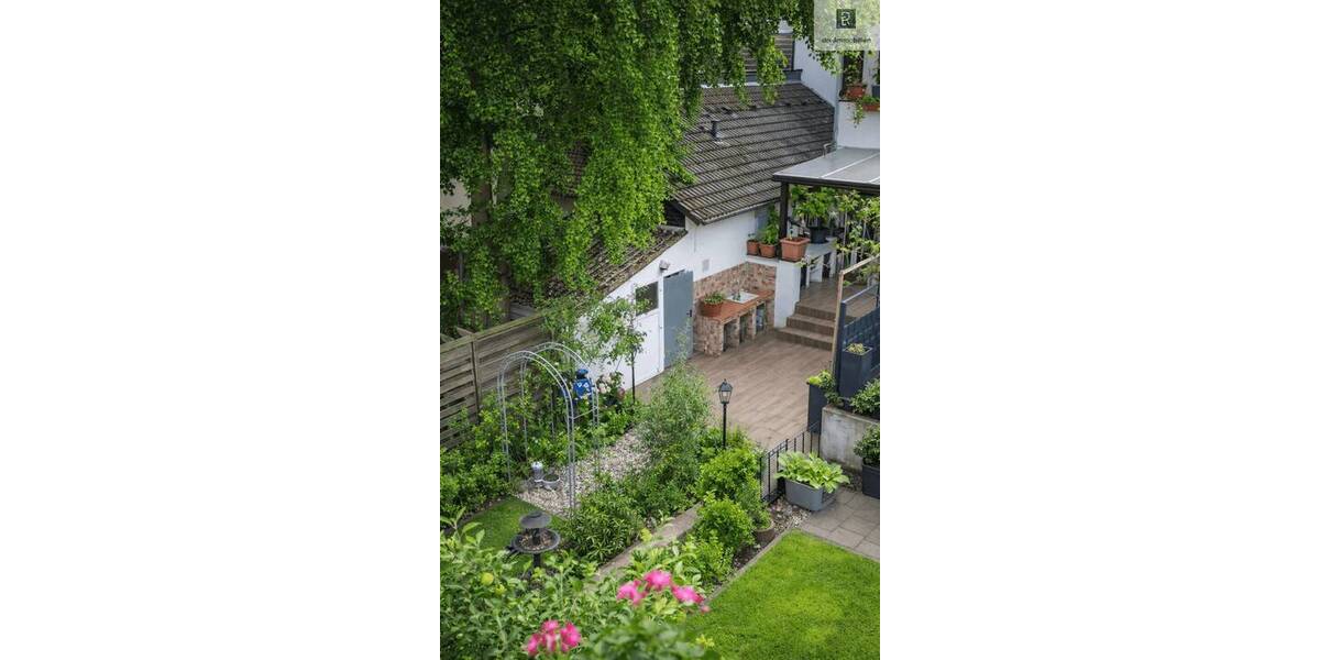 Reihenmittelhaus Köln Ostheim - 6 Zimmer, 160 m&sup2;, 499.000&euro; | Angebot:26886447