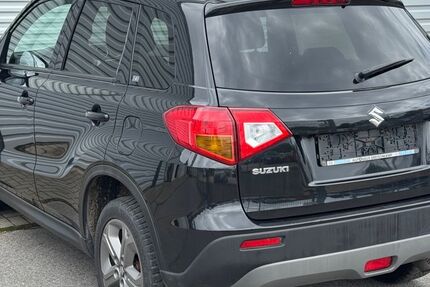 Suzuki Vitara 213.604 km 7.990 &euro; Solingen 42719