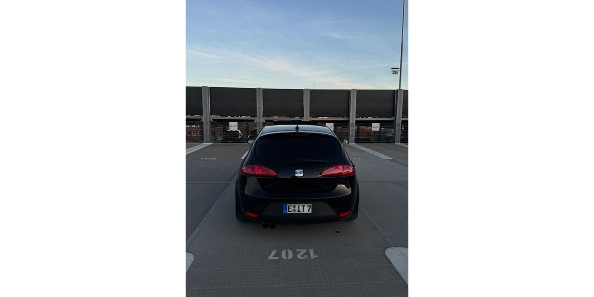 Seat Leon 182.000 km 6.999 &euro; Düsseldorf 40468