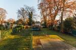 Geräumiges Zweifamilienhaus mit geh. Innenausstattung und schönem Garten in Bergisch Gladbach
