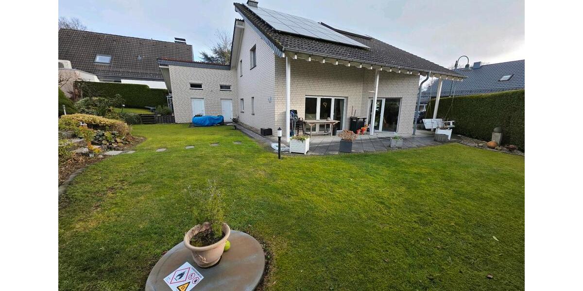 Einfamilienhaus Bergisch Gladbach - 2 Zimmer, 154 m&sup2;, 2.600&euro; | Angebot:24829509