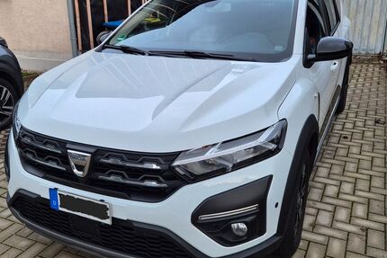 Dacia Jogger 62.000 km 15.999 € Düsseldorf 40474