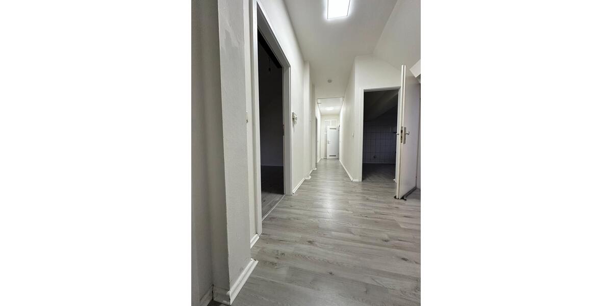 Dachgeschoßwohnung Wuppertal Elberfeld - 4 Zimmer, 73 m&sup2;, 680&euro; | Angebot:24839185