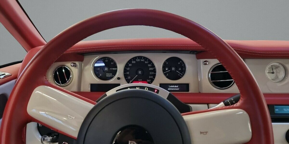 Rolls Royce Phantom Drophead Bespoke Spezial 21.800 km 195.000 € HAAN 42781