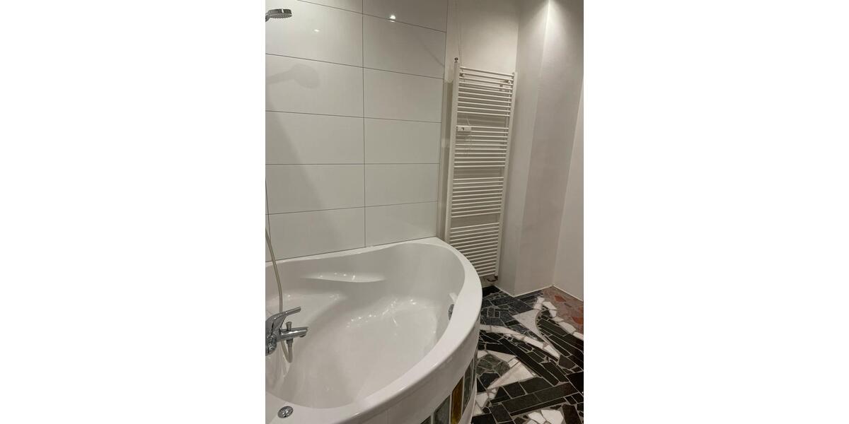 Etagenwohnung Solingen Central - 2 Zimmer, 63 m&sup2;, 600&euro; | Angebot:24801786