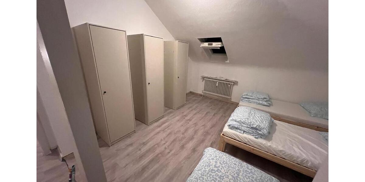 Dachgeschoßwohnung Neuss - 3 Zimmer, 60 m&sup2;, 850&euro; | Angebot:26248871