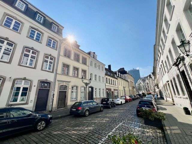 Haus zum Kaufen in Düsseldorf 2.995.000 € 568 m²