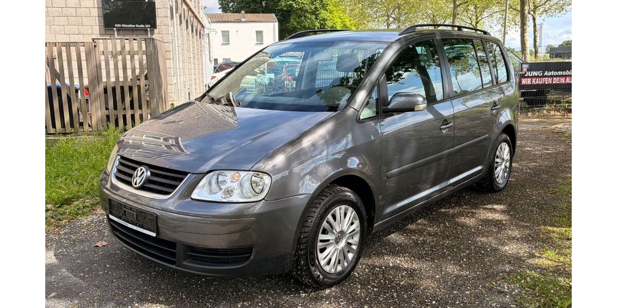 VW Touran 176.000 km 5.999 &euro; Köln 51107