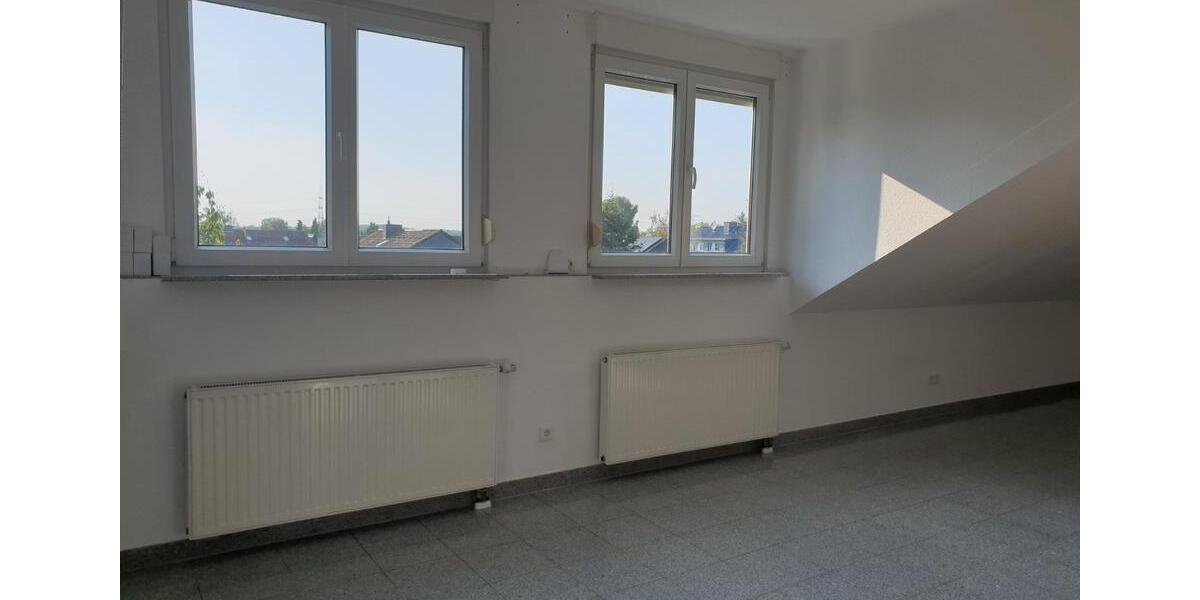 Dachgeschoßwohnung Langenfeld (Rheinland) - 3 Zimmer, 85 m&sup2;, 314.000&euro; | Angebot:24585617