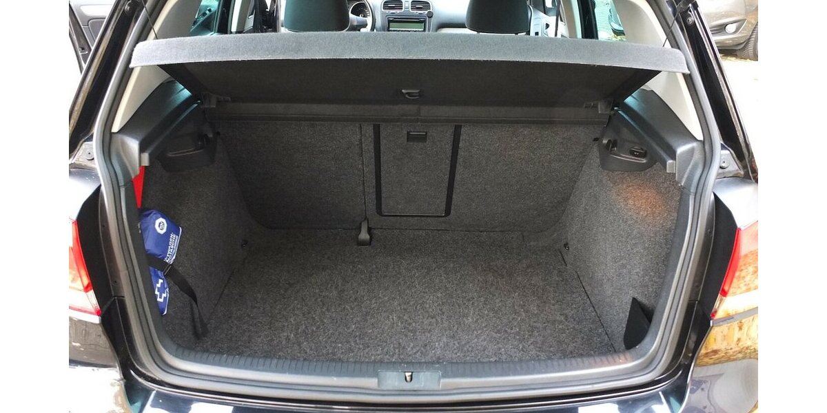 VW Golf 1.6TDi BLACK WEEK 25:TEAM EINPARKHILFE SHZ TE 159.855 km 6.904 € Köln 50858