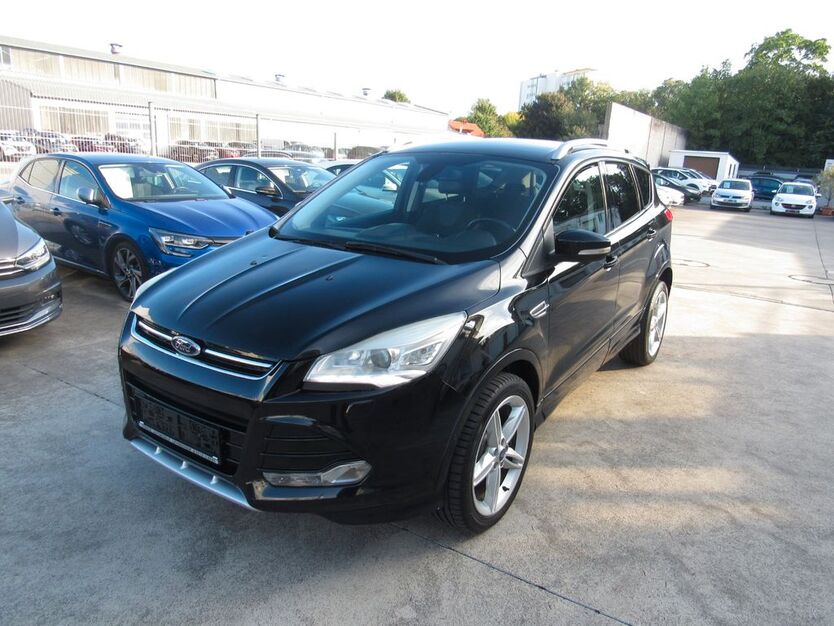 Ford Kuga 131.000 km 8.400 € Leverkusen 51371